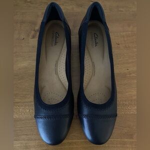 Women's CLARKS Sara Bay Black Leather Flats Size US 11 New